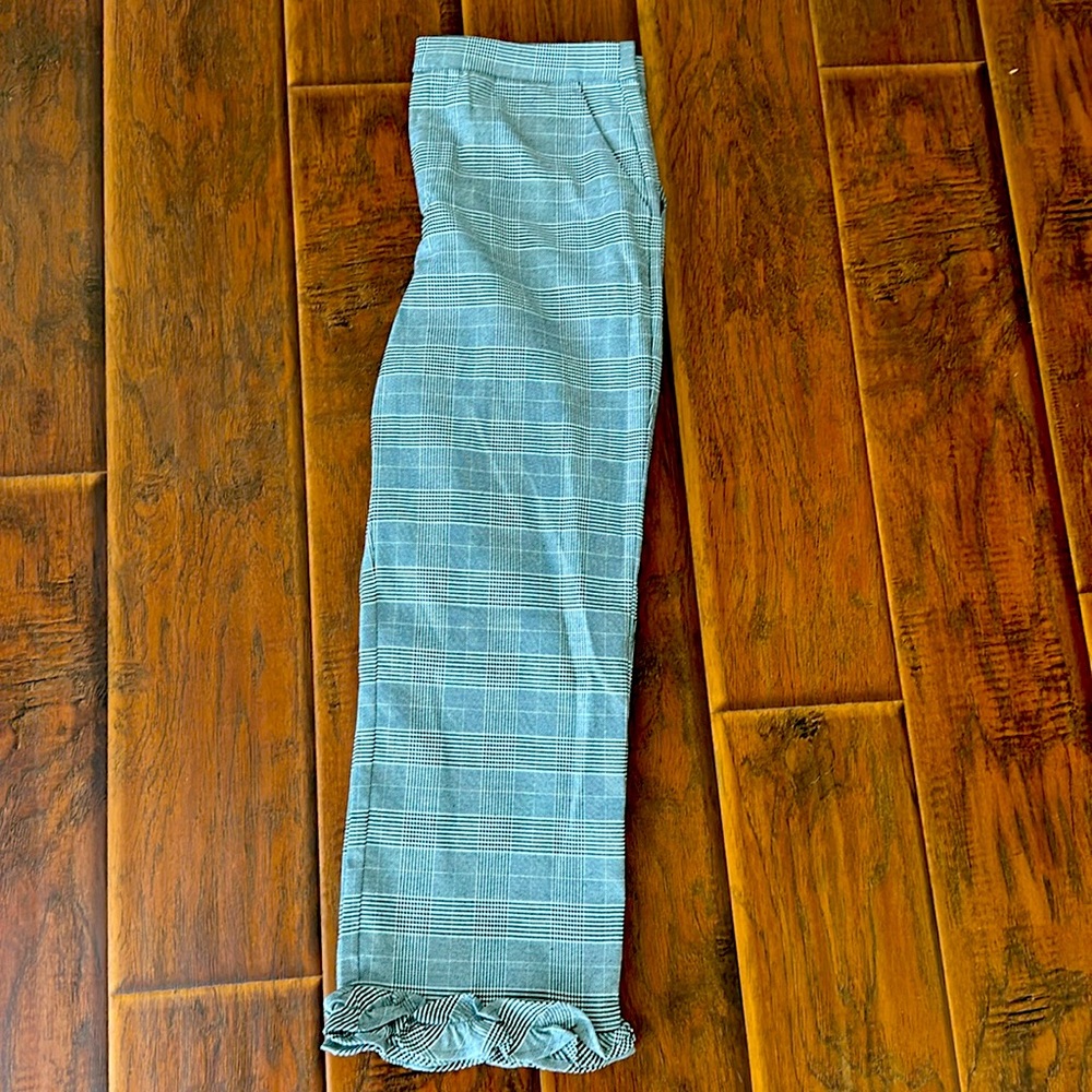 Sugar lips ruffle bottom, houndstooth pants